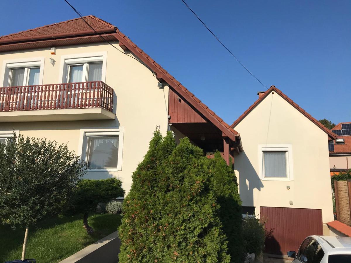 Apartman Tinasol Mosonmagyaróvár Esterno foto