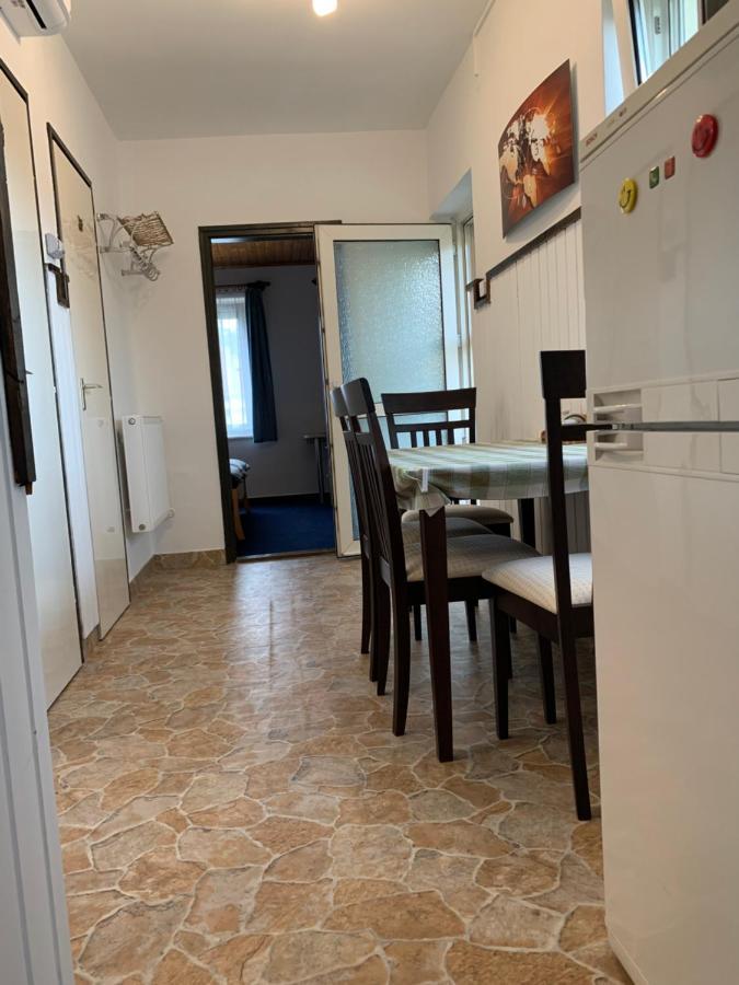 Apartman Tinasol Mosonmagyaróvár Esterno foto